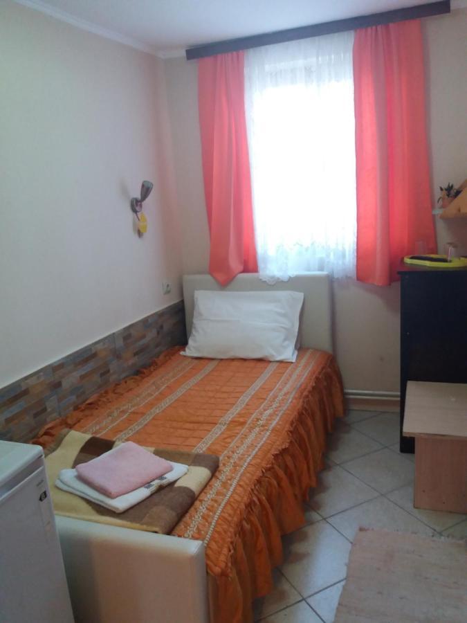 Vila Verona Sobe Palic Exterior photo